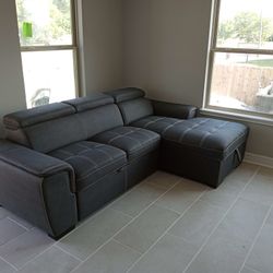 BRAND NEW SECTIONAL SLEEPER SOFA 