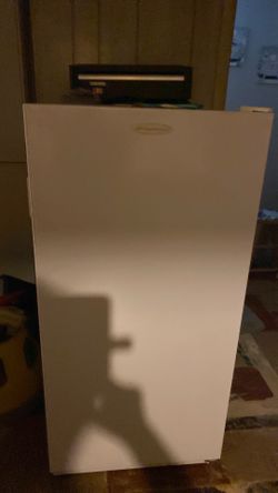 5 foot cubic upright freezer