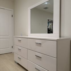 White Gloss 6-Drawer Dresser With Mirror – Modern Vanity Set