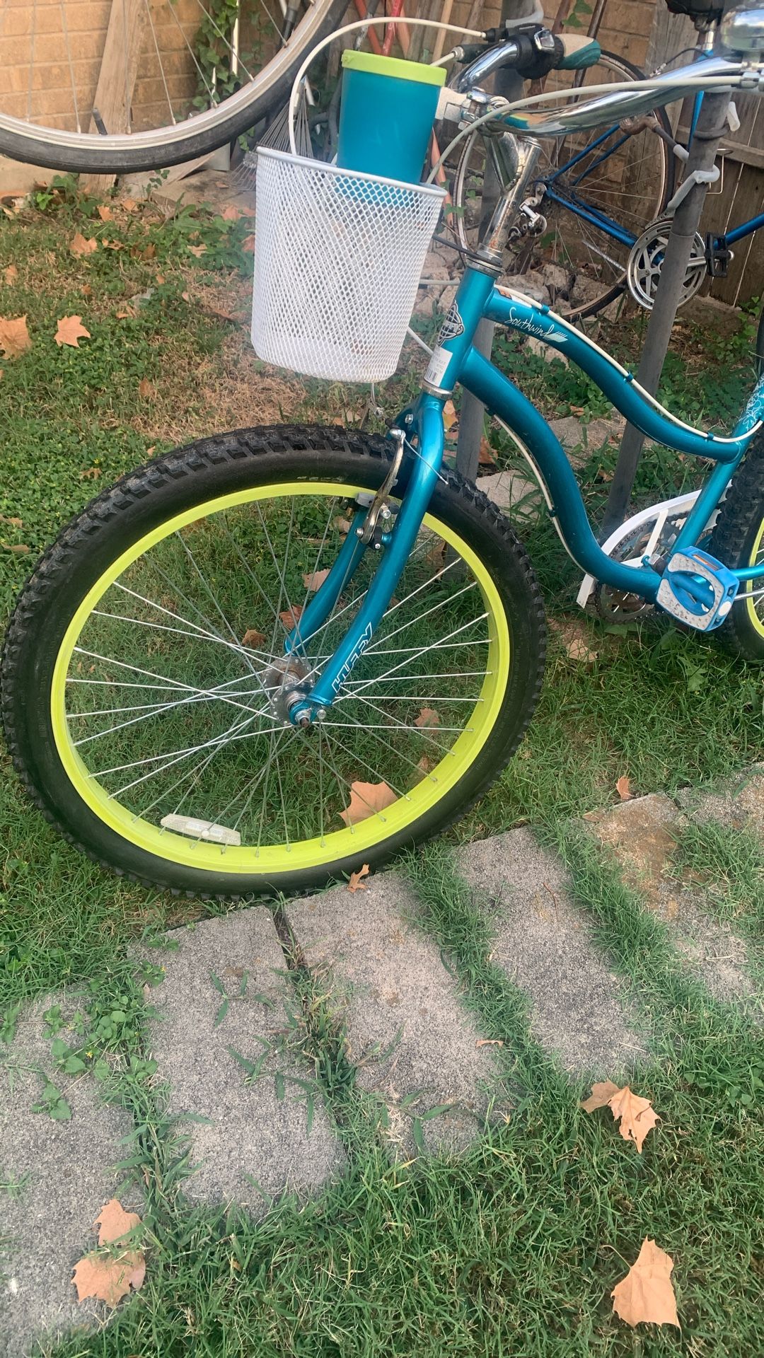 Huffy Southwind  7 Speed $150 With Tires Specialized Pro ,26x2.30
