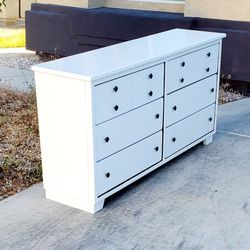 Furniture Dresser 
*** Price Includes Local Delivery ***