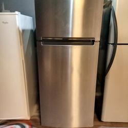 Whirlpool 18 Cu Ft Stainless Fridge