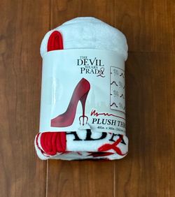The Devil Wears Prada 2 Plush Throw Blanket 40" x 50" Movie Collectible