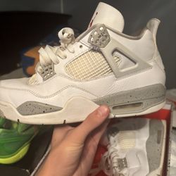 Air Jordan 4 Retro ‘white oreo’