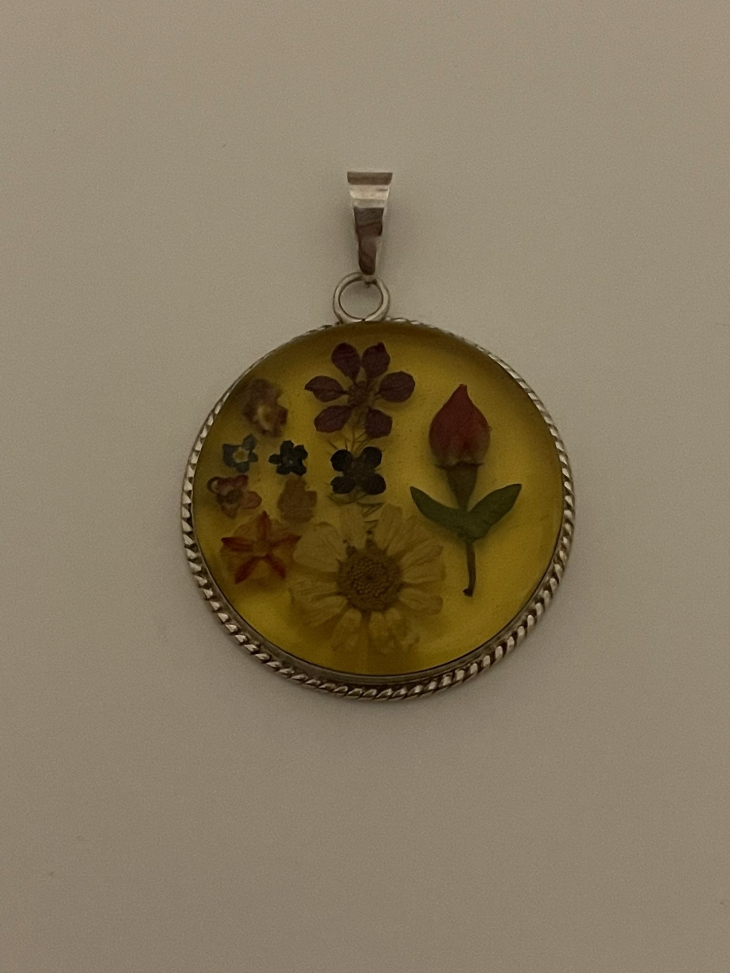Vintage 925 Real Flower Resin Encased Circle Pendant