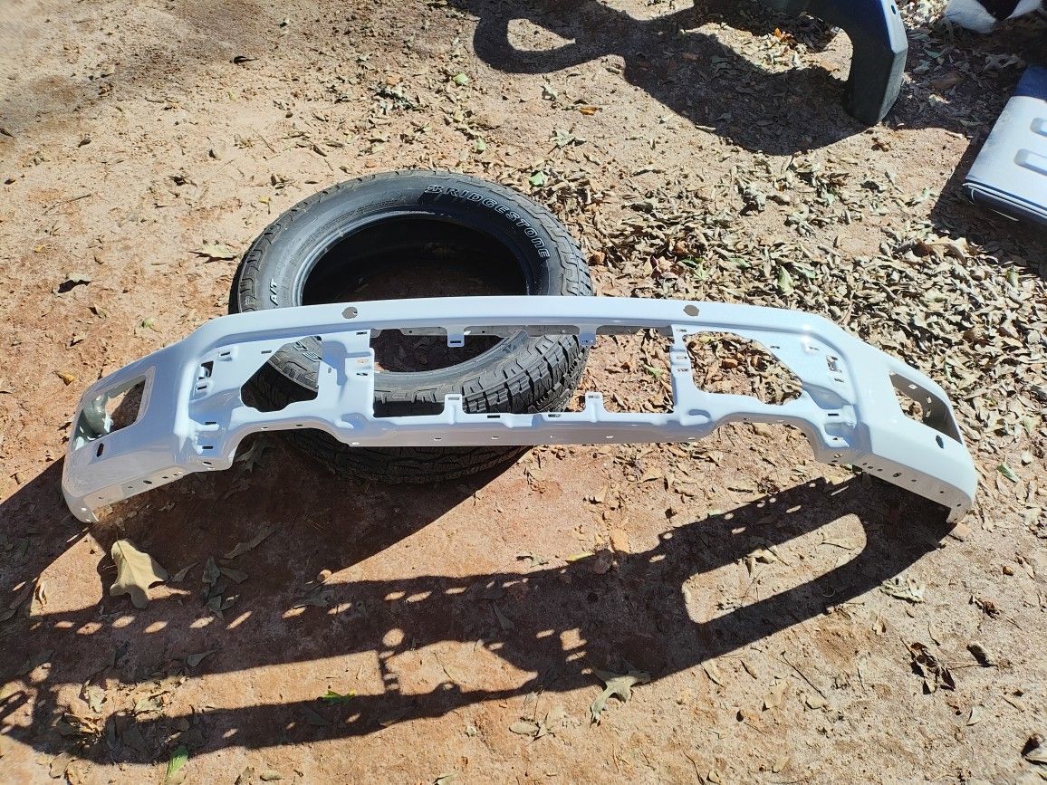 Pearl White Front Bumper For A 2024 And 2025 Ford F-150 OEM Original Parts