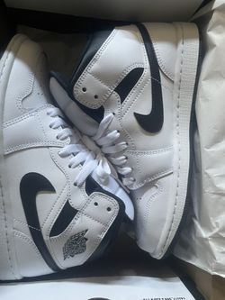 Jordan 1 Mid Reverse Panda