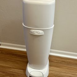 Platted Diaper Genie Complete