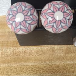  VINTAGE CERAMIC DRAWER KNOBS  ( 2 )
