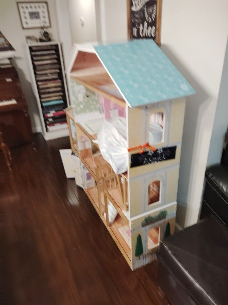 Doll House For Girl