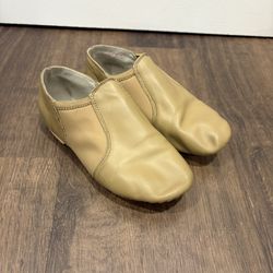 Girls tan / Nude jazz shoes Size 13.5