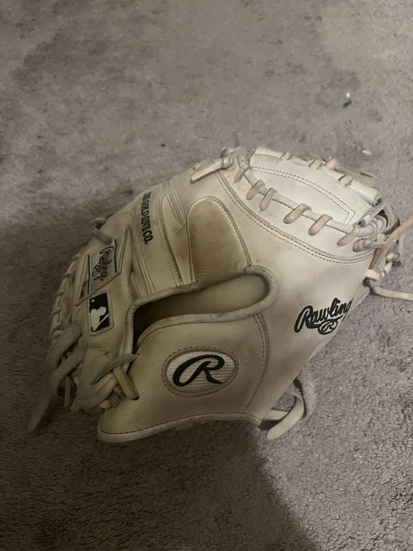 Rawling Heart Of The Hide Catcher Glove 33inch Prorcm33c