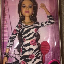 Victorious Tori Doll 2011 Nickelodeon. New