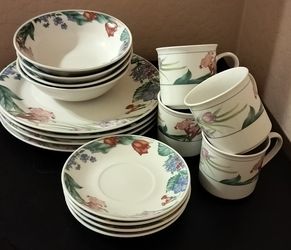 Dinnerware Set