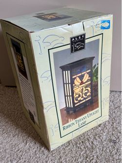 Vintage Ribbon Tiffany Lamp