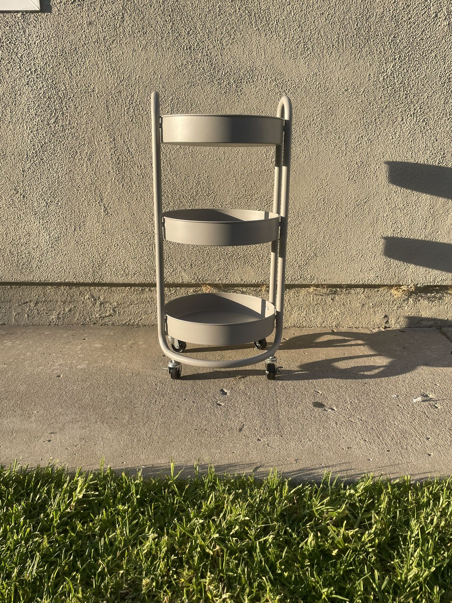 Round metal utility cart
