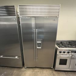 SUBZERO TWO DOOR FRIDGE 42 WIDTH