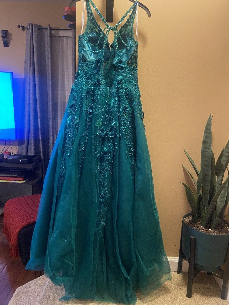 Elegant Emerald Green Prom Dress