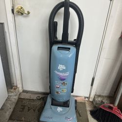 Dirt Devil Vacuum 