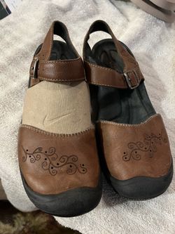Keen women's clogs 6.5