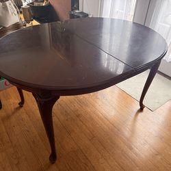 Expandable Dining Table and Chairs for 6