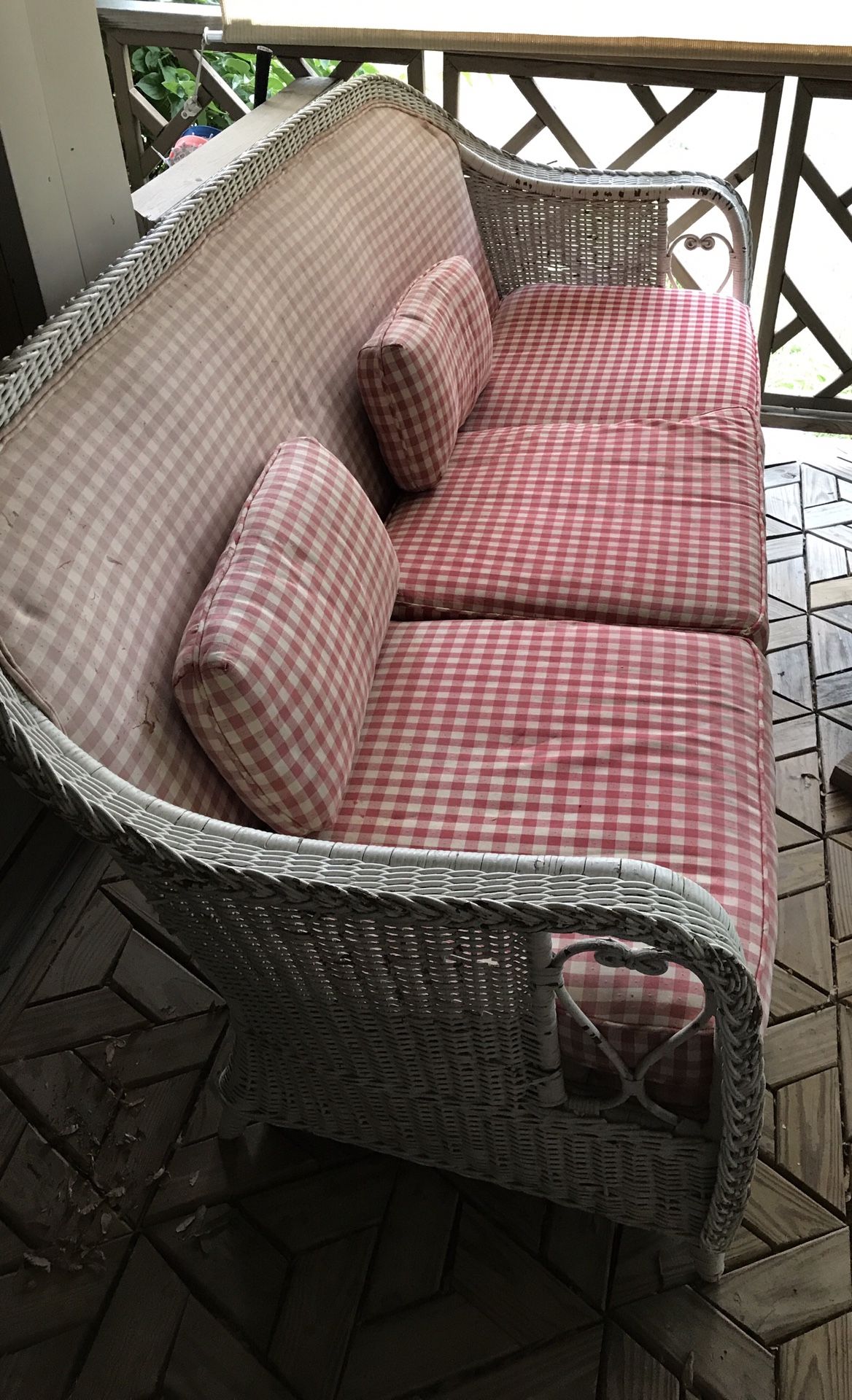 Wicker couch sofa outdoor 6 foot 