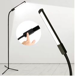 Lash floor lamp