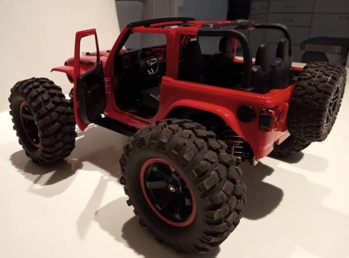 Custom 4x4 1:16 RC Jeep.