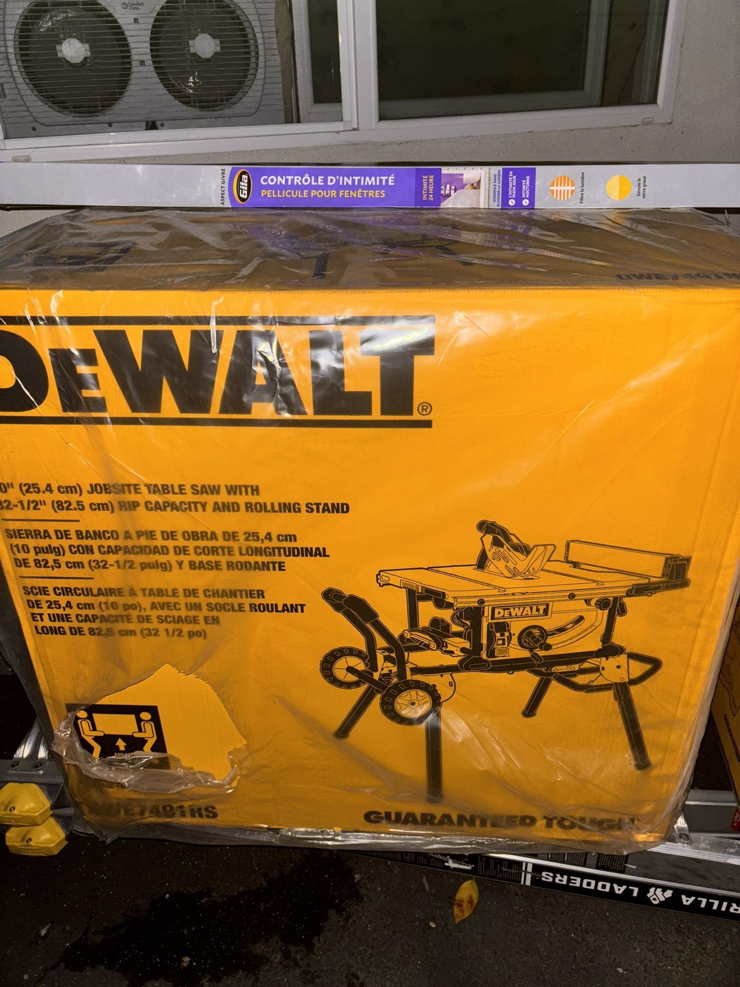 Dewalt 10 In Jobsite Saw With Rip Capicity Table Stand