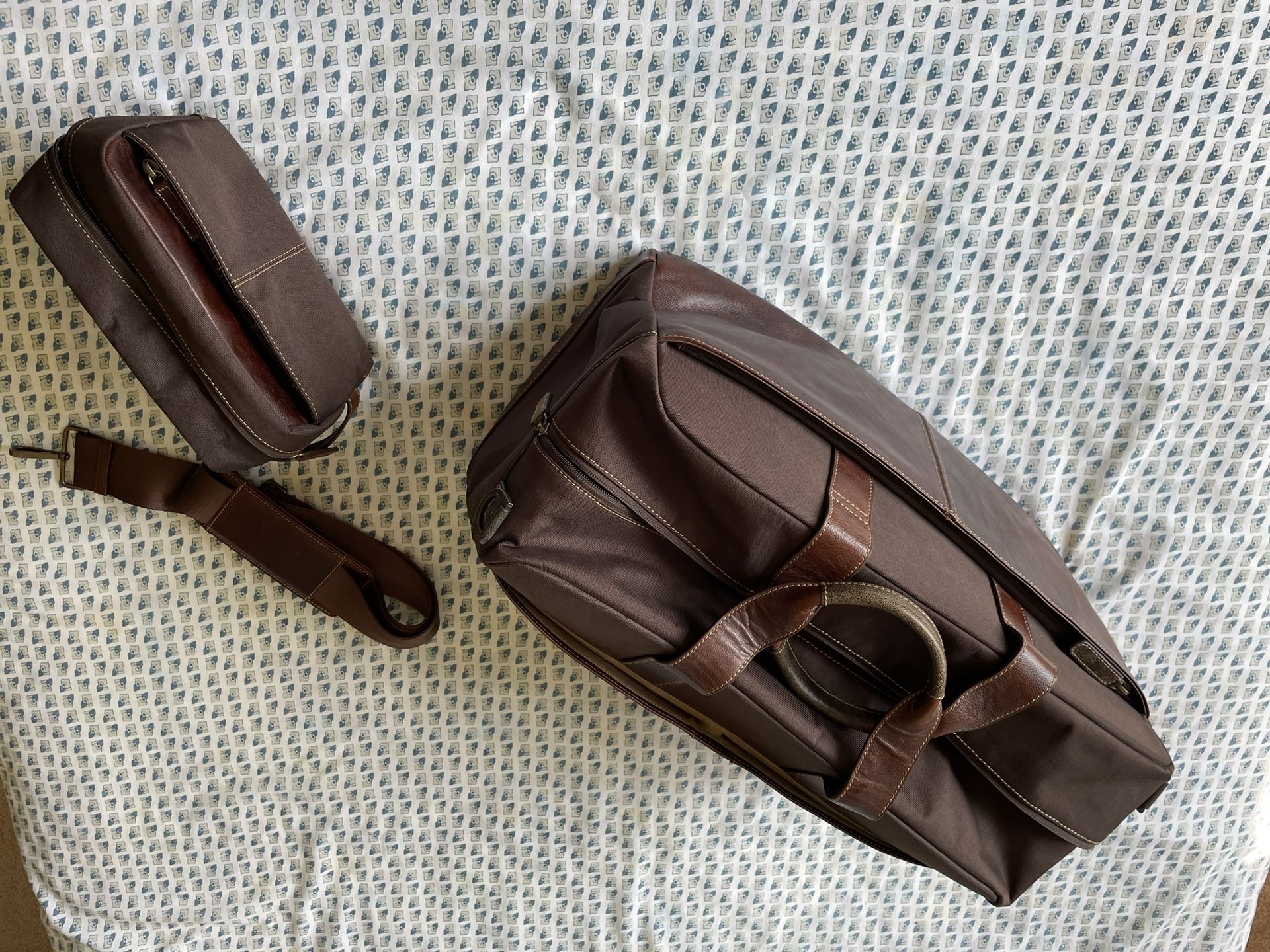 Jos. A Bank Weekender Duffle + Dopp Kit