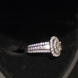 Beautiful Engagement Ring !