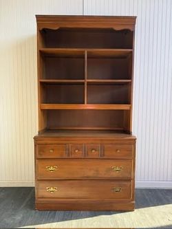 Dresser w/ Hutch top