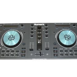 Numark MT3 DJ Controller