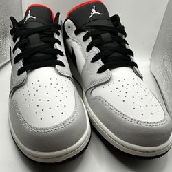 Nike Air Jordan 1 Low (GS) Size 7Y New! 