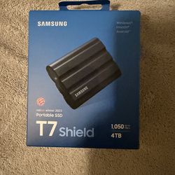 Samsung T7 Shield External Hard Drive USB 3.2 Gen 2 Rugged SSD Black 4 TB NIB