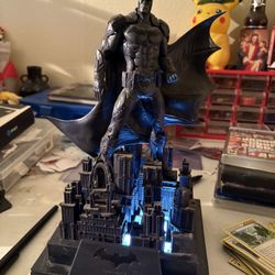 Batman, Arkham Asylum Statue