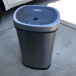 Motion Sensor Touch less Trashcan-  Kitchen Size