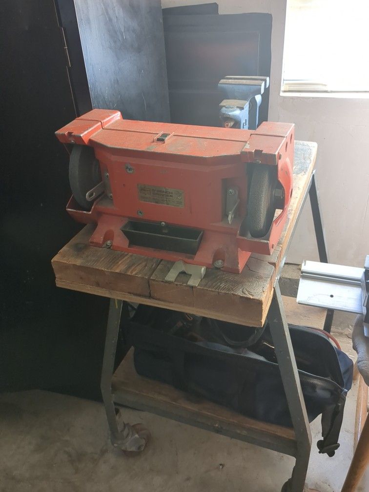6" Grinder and Vice On Cart 