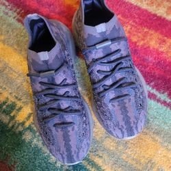 Adidas Yeezy Size 9