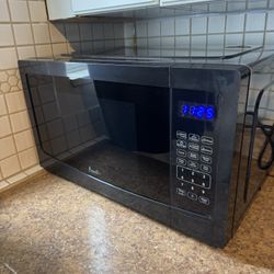 Microwave Like New 