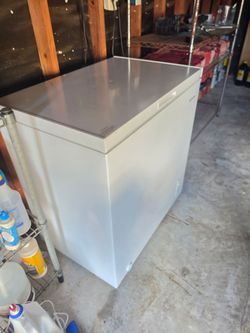 Insignia™ - 7 Cu. Ft.
Chest Freezer - White