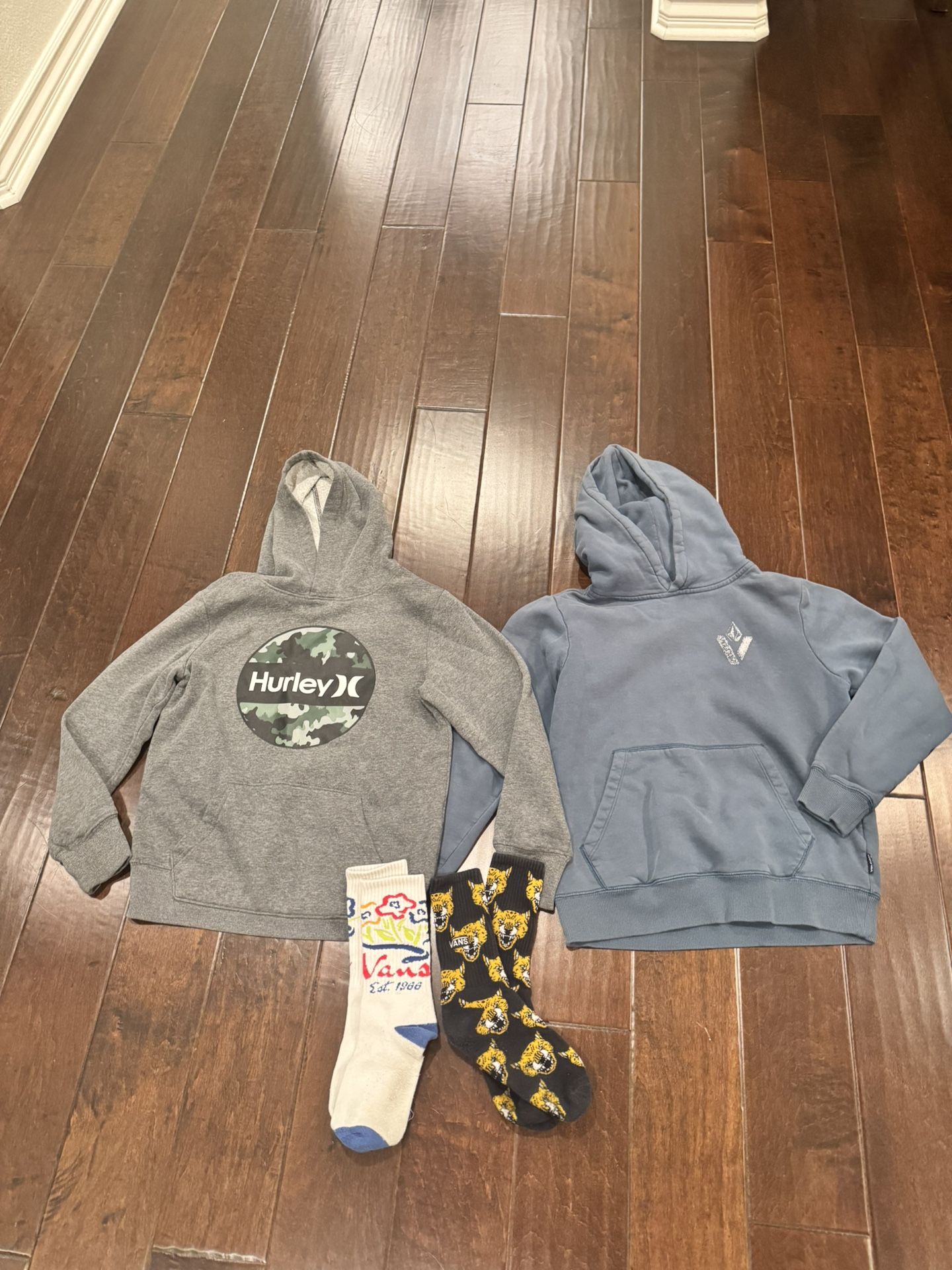 2 surf/skate hoodies and 2 pairs of vans socks