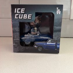 Ice cube Bobblehead