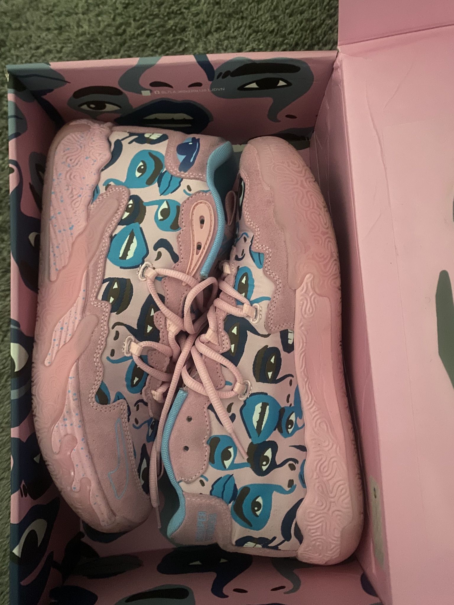 Melo Pumas Size 11