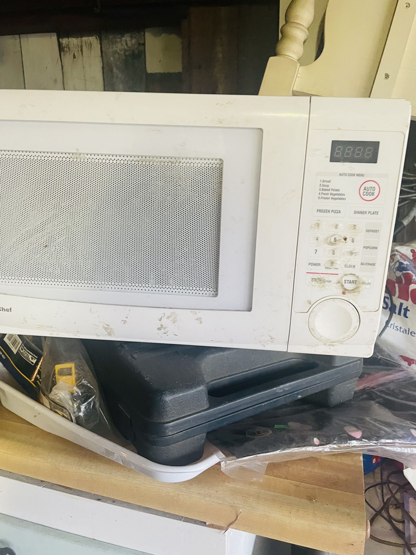Microwave In Good Condition No Need Any More