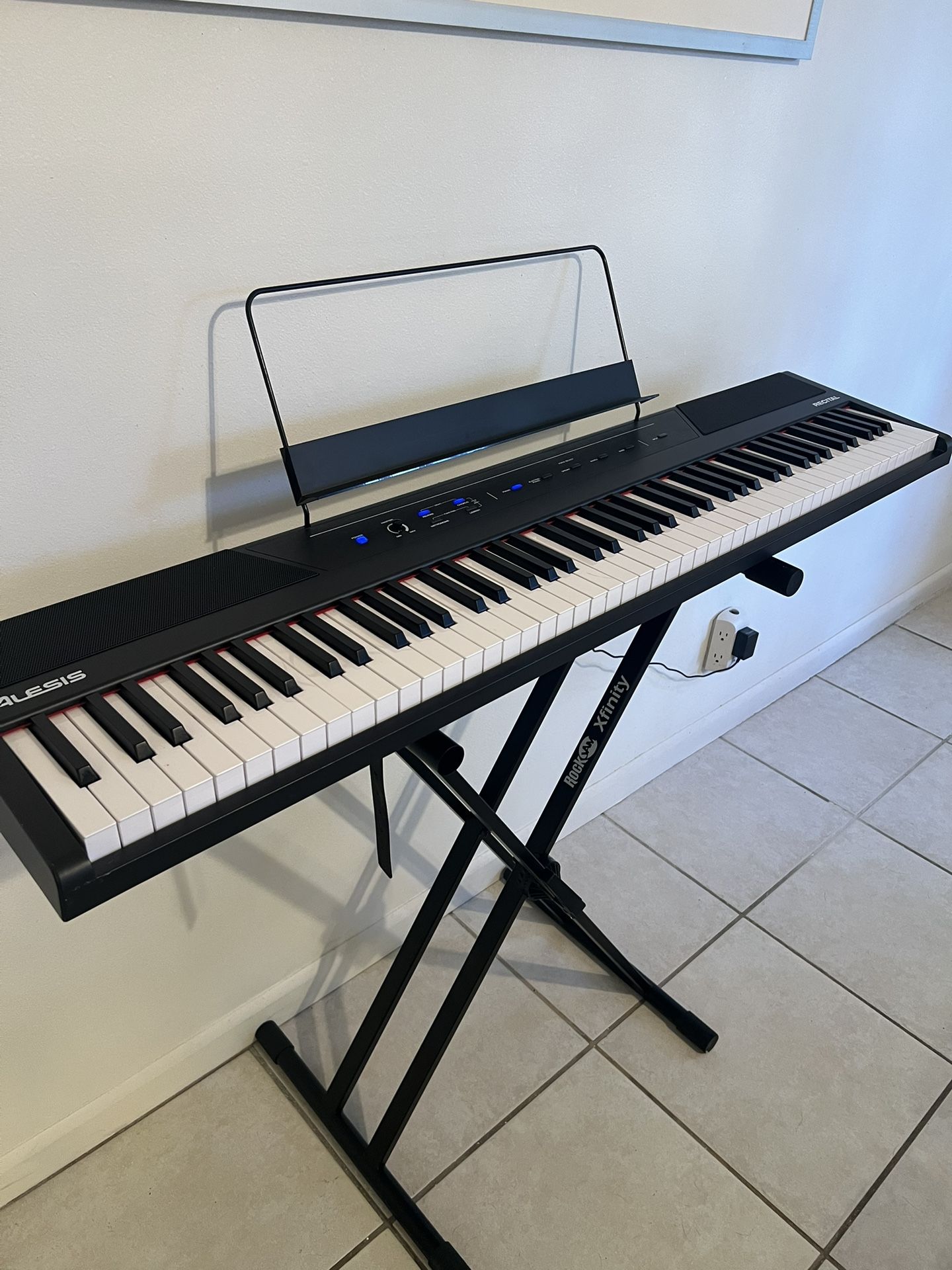 ALESIS RECITAL DIGITAL PIANO