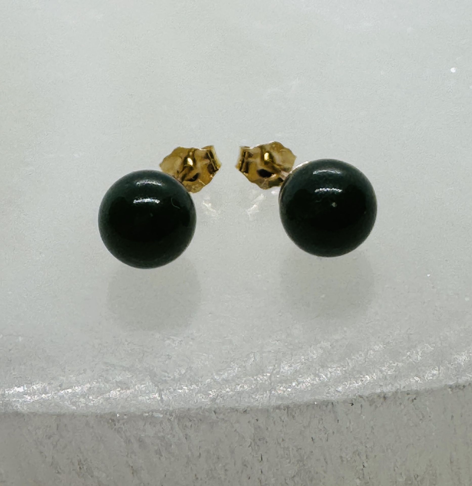 Vintage 14K Posts 8MM Jade Jadeite Ball Earrings 2.1g