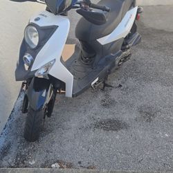 LANCE CABO 50 CC SCOOTER