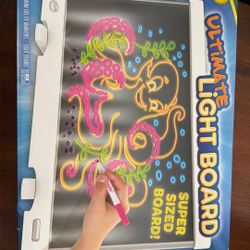 Crayola Ultimate Light Board 