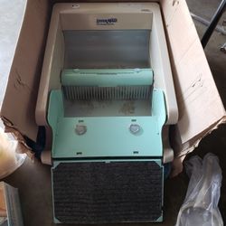 Littermaid Self Cleaning Litter Box. Includes Everything In Pic